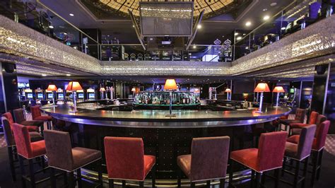 Deluxe casino bar fezes em preto